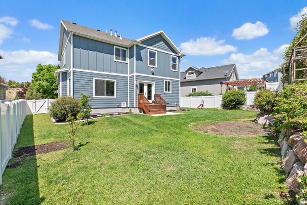 Image 38 of property listing at 7852 N SAGEBRUSH LN, Eagle Mountain, UT 84005