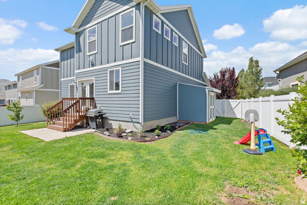 Image 40 of property listing at 7852 N SAGEBRUSH LN, Eagle Mountain, UT 84005