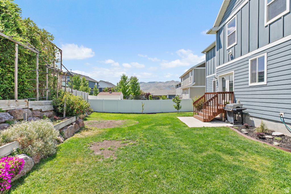Image 41 of property listing at 7852 N SAGEBRUSH LN, Eagle Mountain, UT 84005