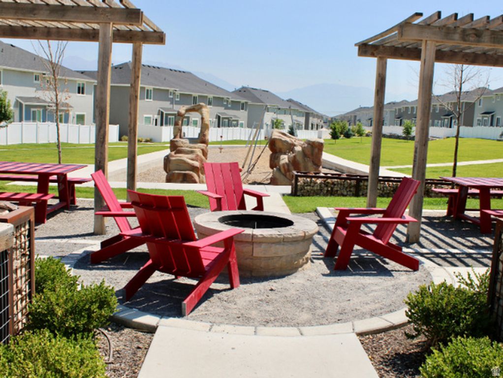 Image 44 of property listing at 7852 N SAGEBRUSH LN, Eagle Mountain, UT 84005