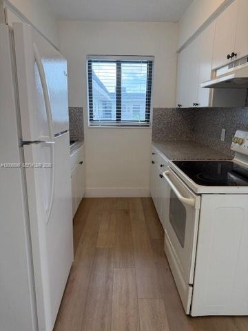 805 W 30th St 15, Hialeah, FL 33012