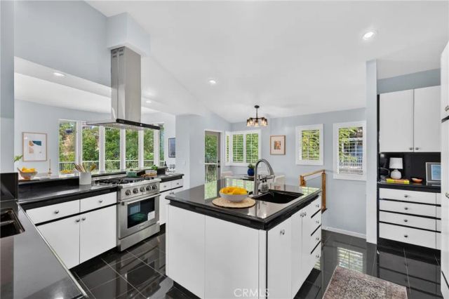 11411 Decente Court, Studio City, CA 91604