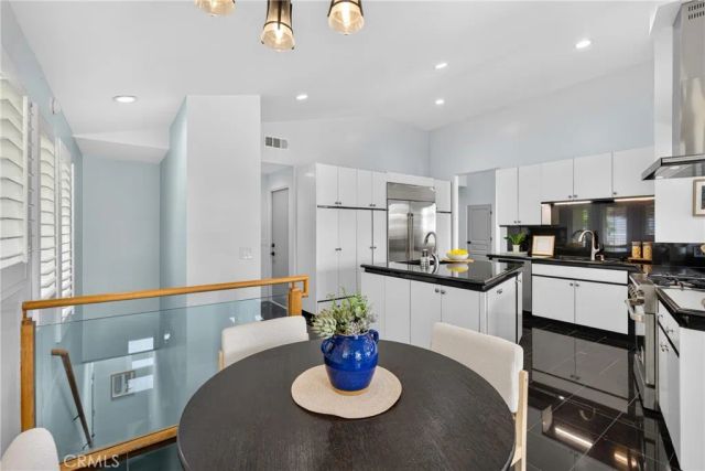 11411 Decente Court, Studio City, CA 91604