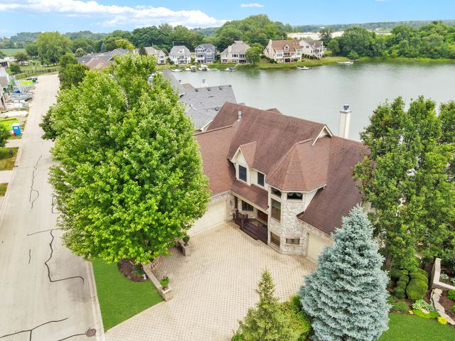 13151 S Lake Mary Drive, Plainfield, IL 60585