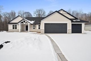 204 BLACK CHERRY COURT, Shawano, WI 54166