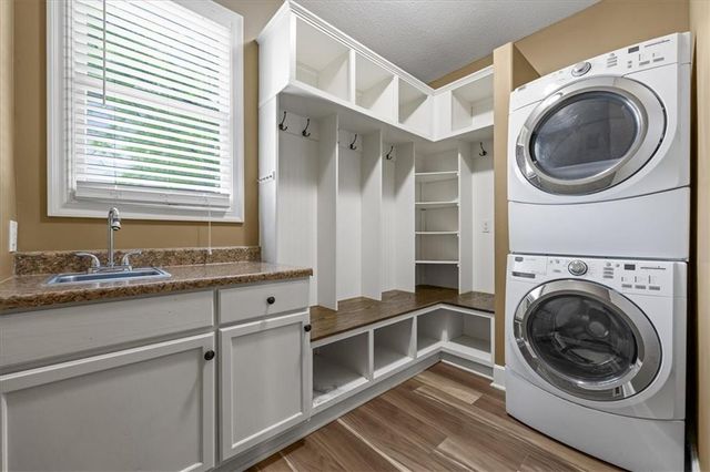 14713 CONNELL Street, Overland Park, KS 66221