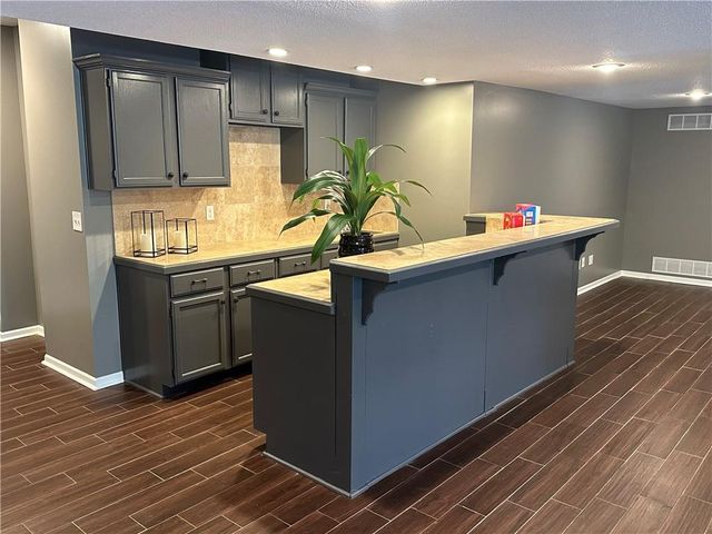 14713 CONNELL Street, Overland Park, KS 66221
