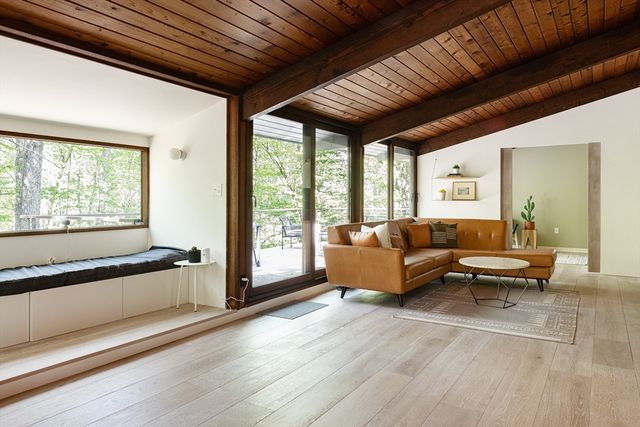 11 Hiddenwood Path, Lincoln, MA 01773