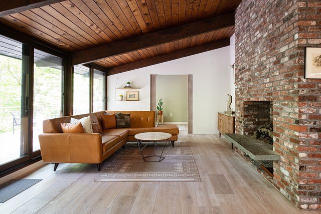 11 Hiddenwood Path, Lincoln, MA 01773
