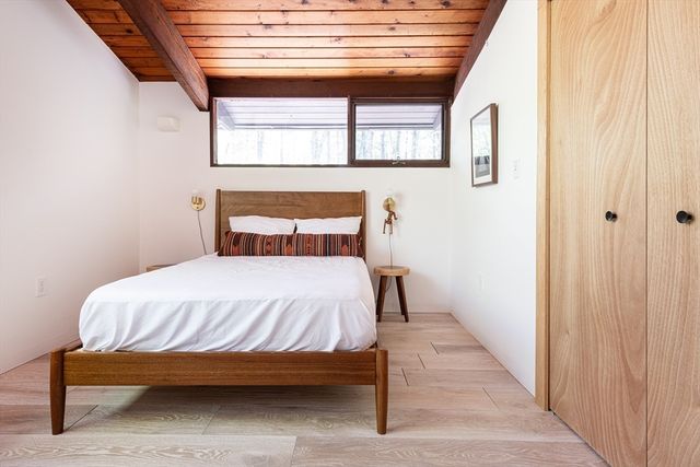 11 Hiddenwood Path, Lincoln, MA 01773