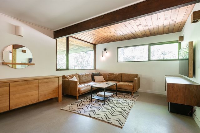 11 Hiddenwood Path, Lincoln, MA 01773
