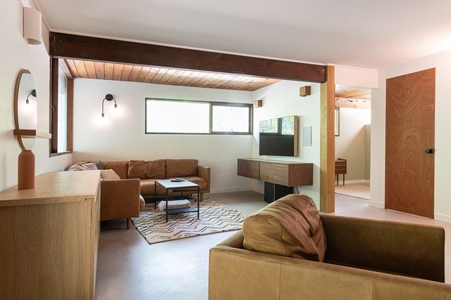 11 Hiddenwood Path, Lincoln, MA 01773