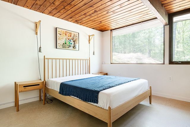 11 Hiddenwood Path, Lincoln, MA 01773