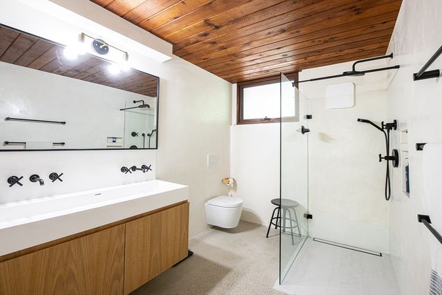 11 Hiddenwood Path, Lincoln, MA 01773