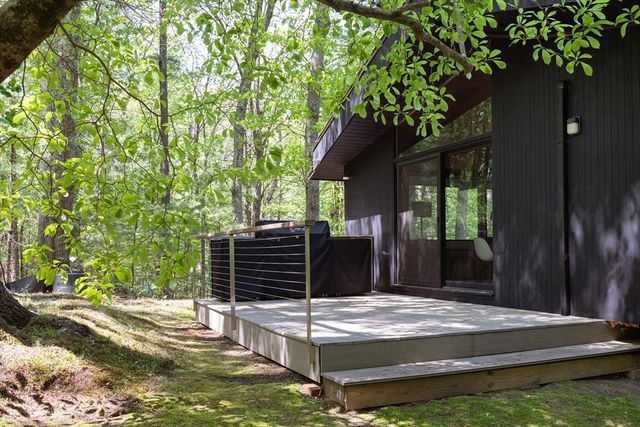 11 Hiddenwood Path, Lincoln, MA 01773
