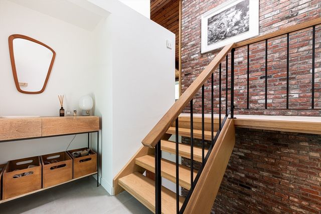 11 Hiddenwood Path, Lincoln, MA 01773
