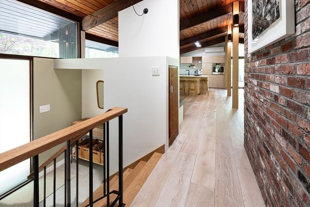 11 Hiddenwood Path, Lincoln, MA 01773