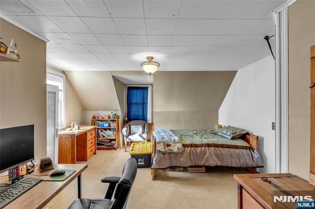 228 Washington Avenue, Elmwood Park, NJ 07407