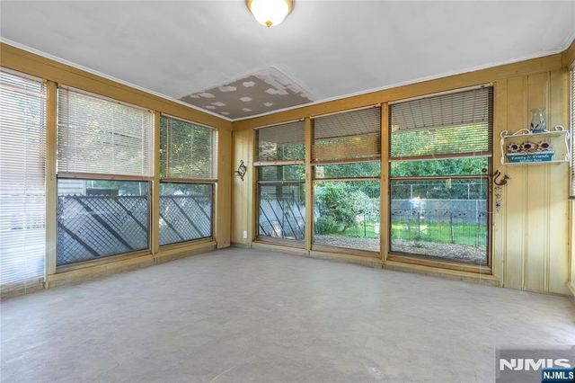 228 Washington Avenue, Elmwood Park, NJ 07407