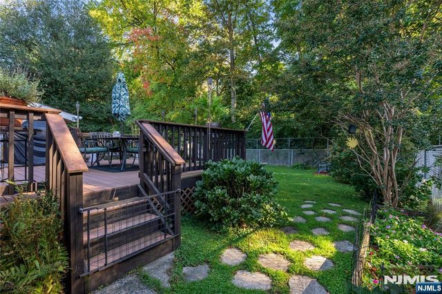 228 Washington Avenue, Elmwood Park, NJ 07407