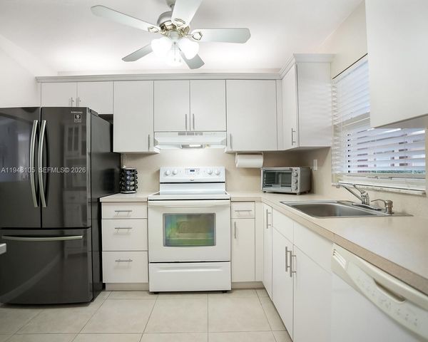 2751 N Pine Island Rd 105, Sunrise, FL 33322