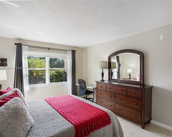 2751 N Pine Island Rd 105, Sunrise, FL 33322