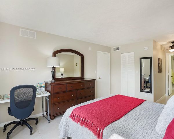 2751 N Pine Island Rd 105, Sunrise, FL 33322