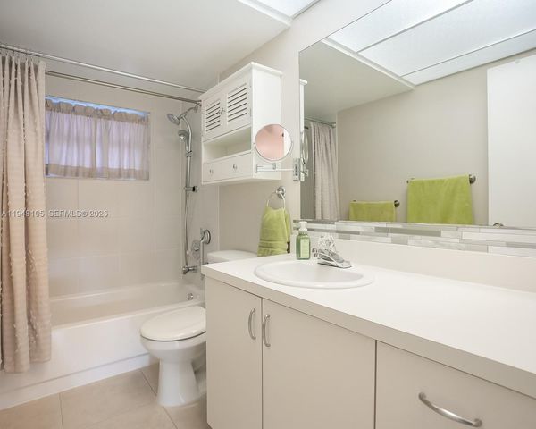 2751 N Pine Island Rd 105, Sunrise, FL 33322