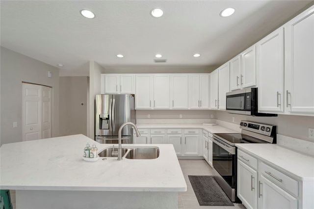 1881 Grey Falcon Circle SW, Vero Beach, FL 32962