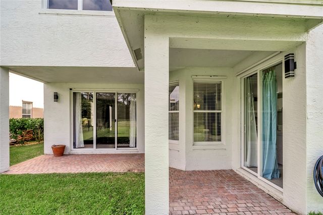 1881 Grey Falcon Circle SW, Vero Beach, FL 32962