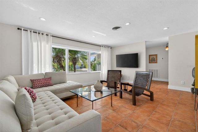 640 CAPRI BOULEVARD, Treasure Island, FL 33706