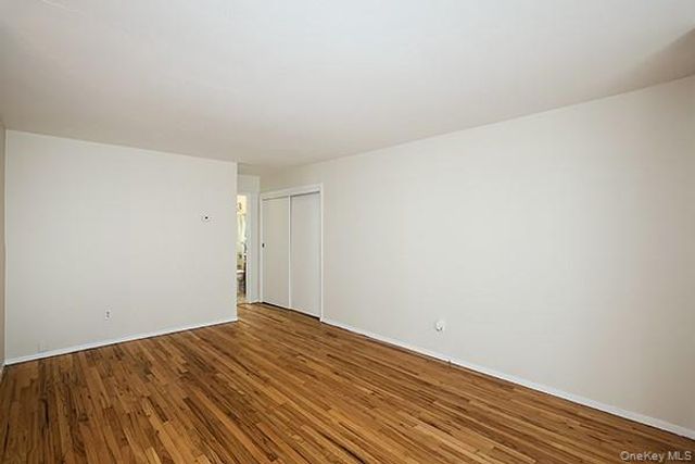 400 Fulton Street 14C, Farmingdale, NY 11735