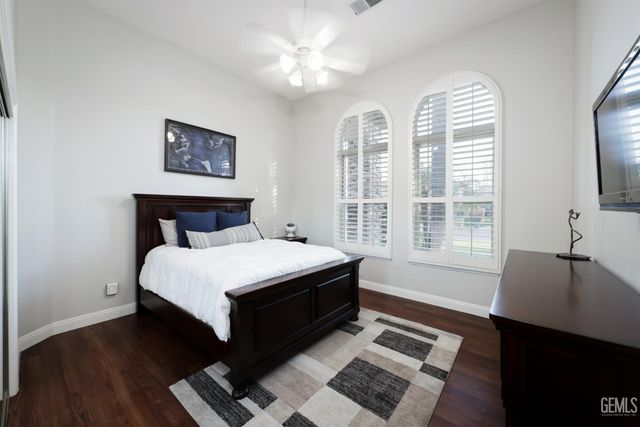 12700 Clay Creek Court, Bakersfield, CA 93312