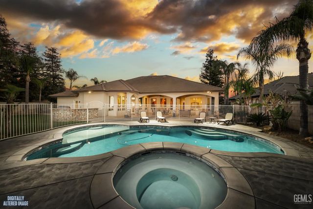 12700 Clay Creek Court, Bakersfield, CA 93312