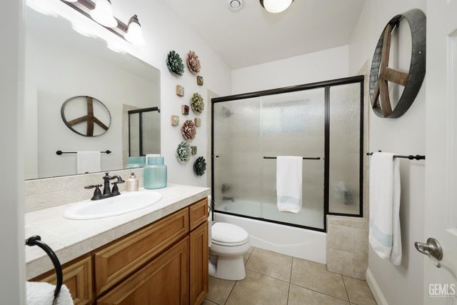 12700 Clay Creek Court, Bakersfield, CA 93312