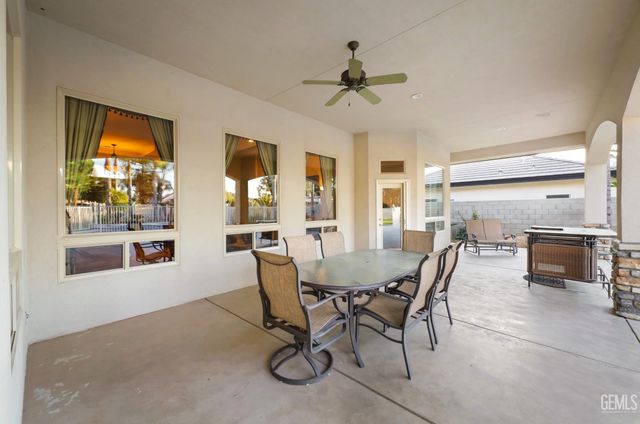 12700 Clay Creek Court, Bakersfield, CA 93312