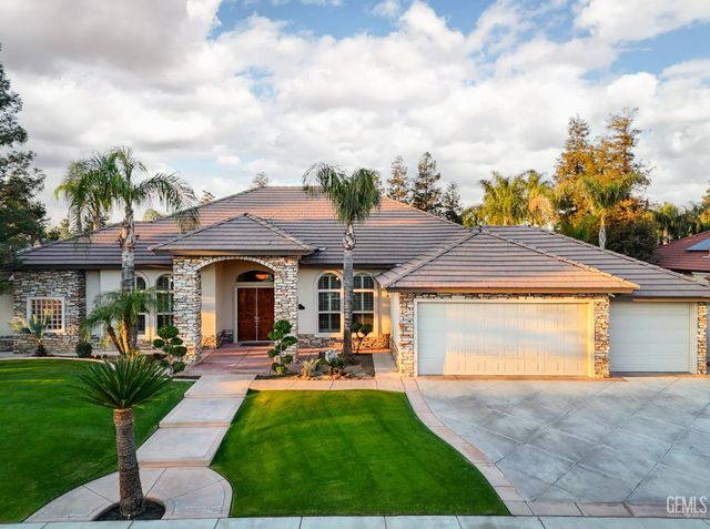 12700 Clay Creek Court, Bakersfield, CA 93312