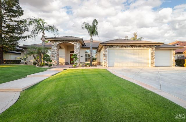 12700 Clay Creek Court, Bakersfield, CA 93312