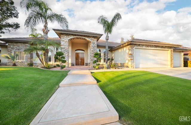 12700 Clay Creek Court, Bakersfield, CA 93312