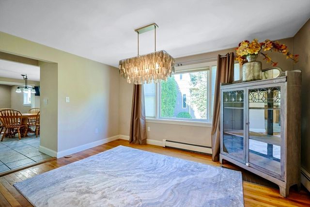 33 Lill Avenue, Newton, MA 02465