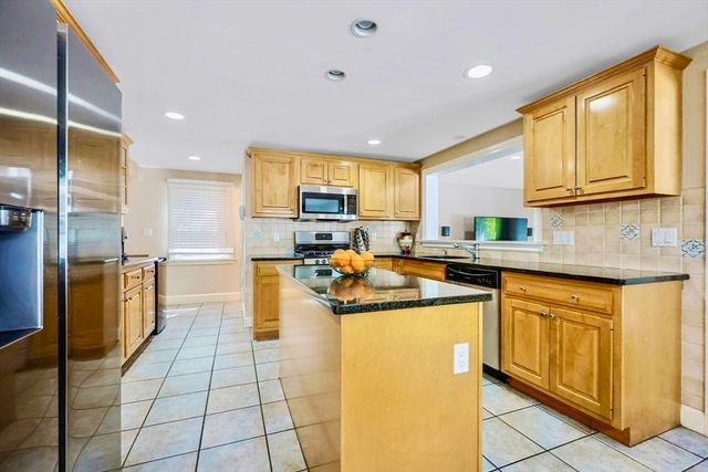 33 Lill Avenue, Newton, MA 02465