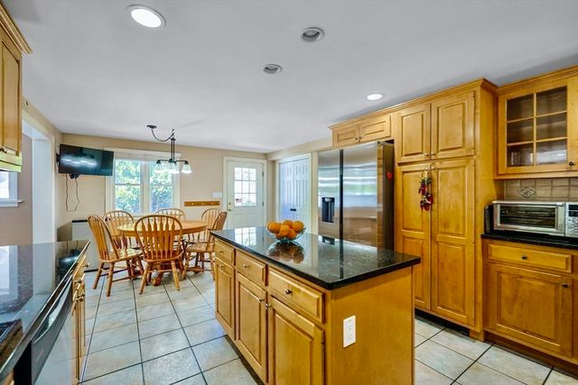 33 Lill Avenue, Newton, MA 02465