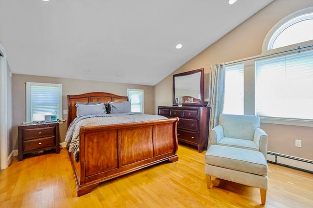 33 Lill Avenue, Newton, MA 02465