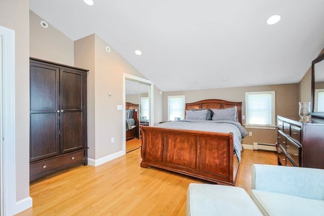 33 Lill Avenue, Newton, MA 02465