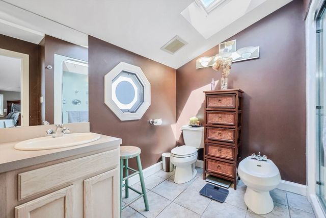 33 Lill Avenue, Newton, MA 02465