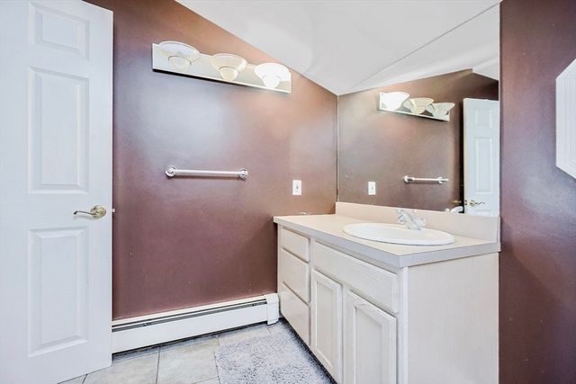33 Lill Avenue, Newton, MA 02465