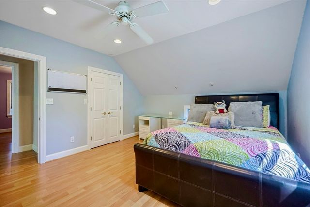 33 Lill Avenue, Newton, MA 02465