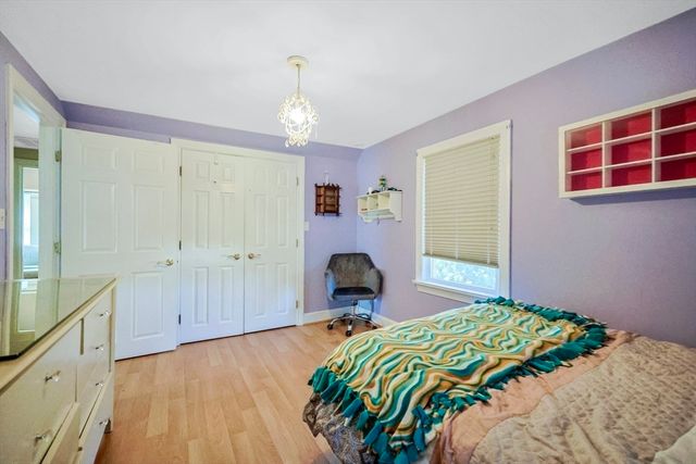 33 Lill Avenue, Newton, MA 02465