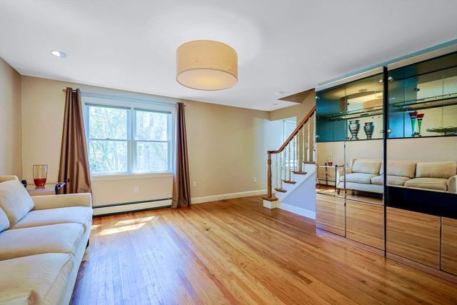 33 Lill Avenue, Newton, MA 02465