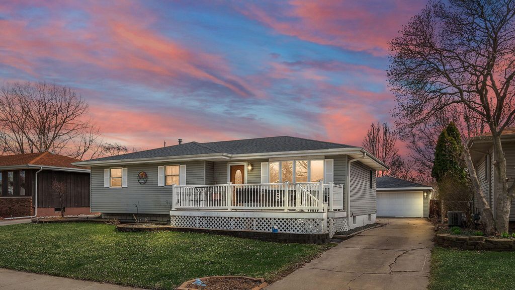 811 Polk Avenue, Dyer, IN 46311